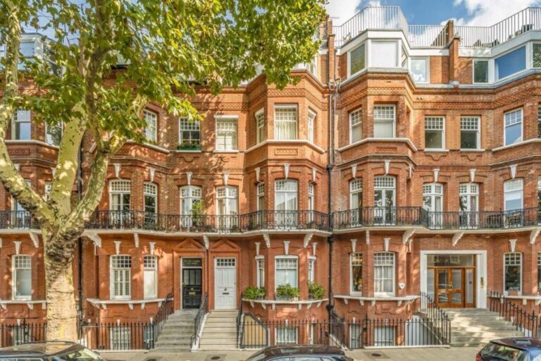 Short-term rentals in Chelsea